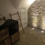 Tres Chic Bed & Breakfast 3*