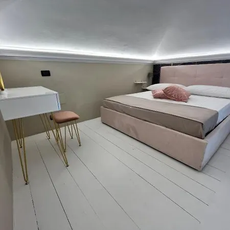 Tres Chic Bed & Breakfast 2*