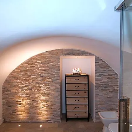 Tres Chic Bed and Breakfast 4*