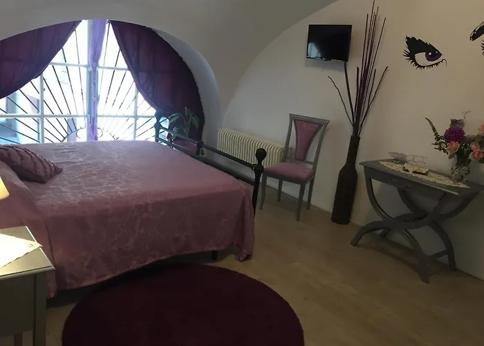 Tres Chic Bed & Breakfast