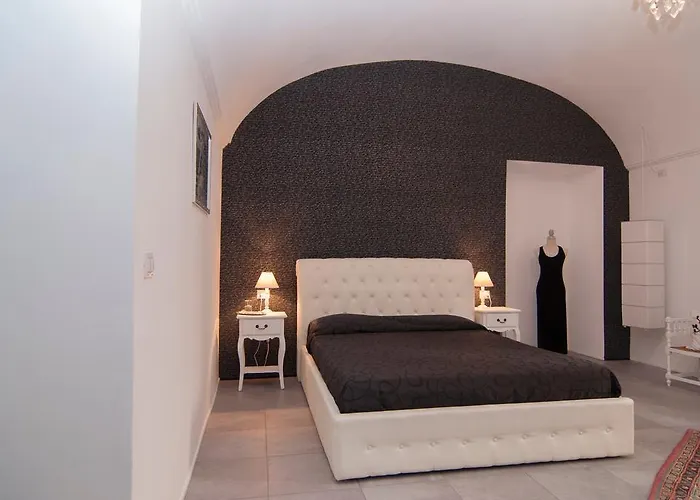Tres Chic Bed & Breakfast