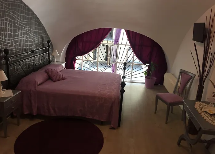 Tres Chic Bed & Breakfast