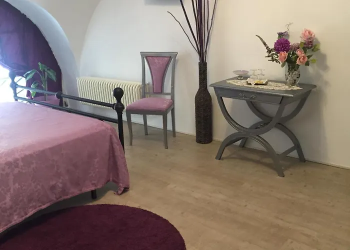 Tres Chic Bed & Breakfast